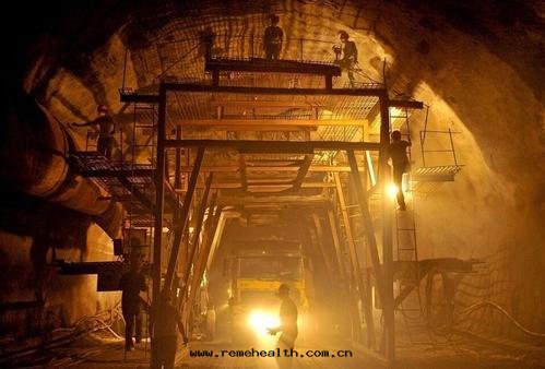 1615167862581652.jpg 隧道(dào)開(kāi)发.jpg